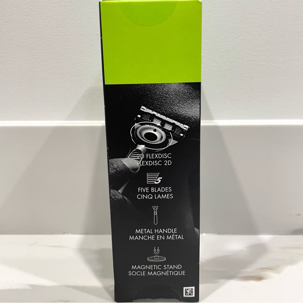 đ€2/$25 NEW GilletteLabs Razor w/ Exfoliating Bar, Razor Stand & ONE Cartridges - Picture 3 of 3